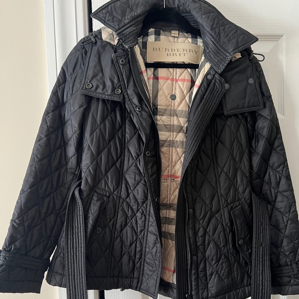 Burberry Quilted Belted Jacket (Short)